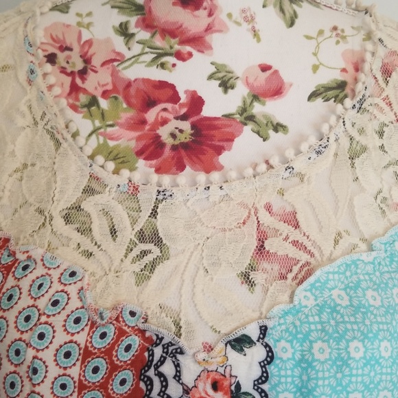 Last 1️⃣Lace Yoke Tunic - Picture 5 of 8